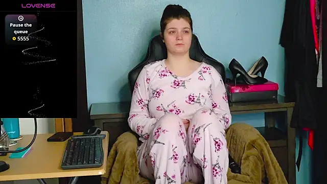 TreeJeanne online show from 1, 12, 2025