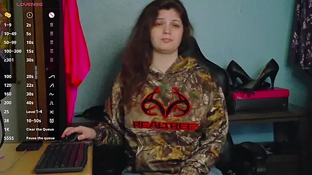 TreeJeanne online show from 2, 11, 2025