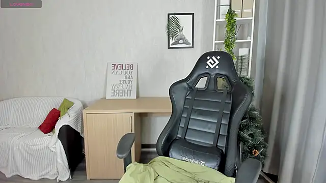 Stacy Luv online show from 14, 12, 2025