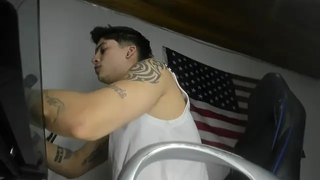 charlie hotxxx online show from 17, 2, 2026