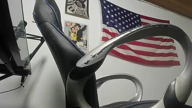 charlie hotxxx online show from 18, 4, 2026