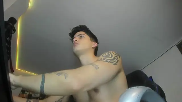 Snapshot of charlie_hotxxx chatting on 12, 10, 2025 charlie hotxxx online show from 12, 10, 2025