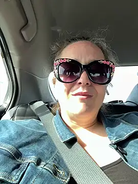 sylviahhh online show from 17, 5, 2026