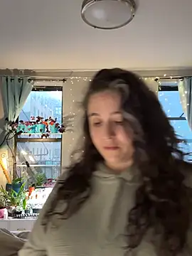 sylviahhh online show from 25, 4, 2026