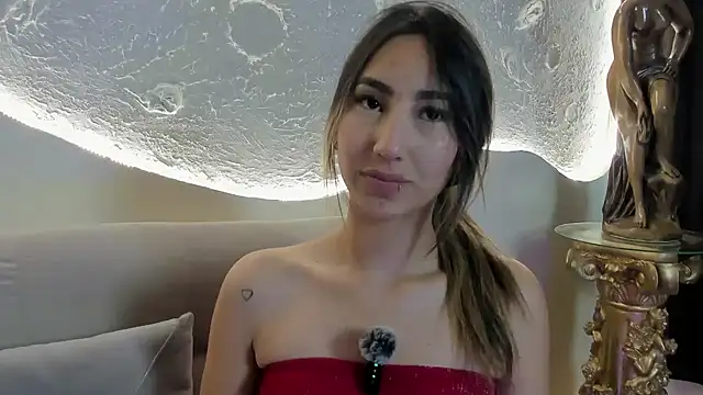 Snapshot of _Emma_Valka chatting on 6, 11, 2025 Emma Valka online show from 6, 11, 2025