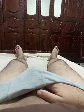 Hot Boy 2004 online show from 23, 9, 2025