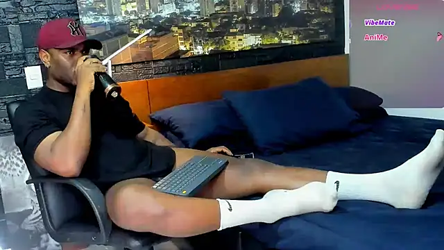 Snapshot of thomas_santtos1 chatting on 7, 3, 2025 thomas santtos1 online show from 7, 3, 2025