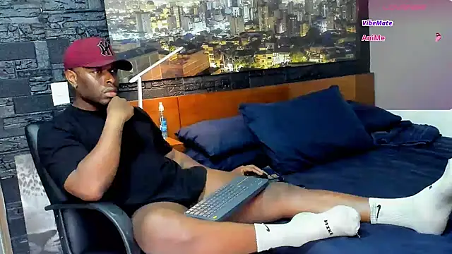 Snapshot of thomas_santtos1 chatting on 5, 3, 2025 thomas santtos1 online show from 5, 3, 2025