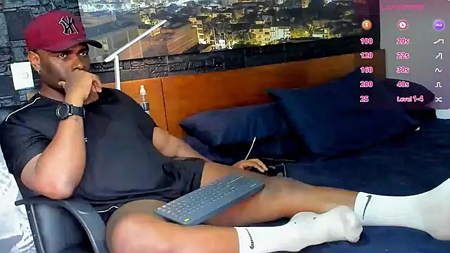 Snapshot of thomas_santtos1 chatting on 1, 3, 2025 thomas santtos1 online show from 1, 3, 2025