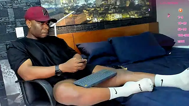 Snapshot of thomas_santtos1 chatting on 13, 3, 2025 thomas santtos1 online show from 13, 3, 2025