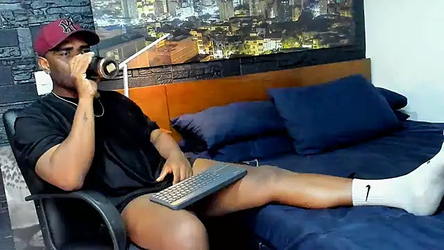 Snapshot of thomas_santtos1 chatting on 11, 3, 2025 thomas santtos1 online show from 11, 3, 2025