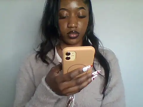 Snapshot of Queeen_model chatting on 6, 7, 2026 Queeen model online show from 6, 7, 2026