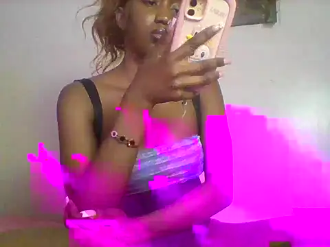 Snapshot of Queeen_model chatting on 12, 3, 2026 Queeen model online show from 12, 3, 2026