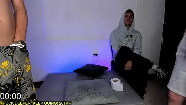 Threesome-no-mercy online show from 24, 2, 2026