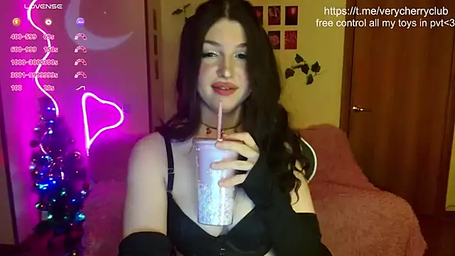 cherry crushhh online show from 26, 1, 2025