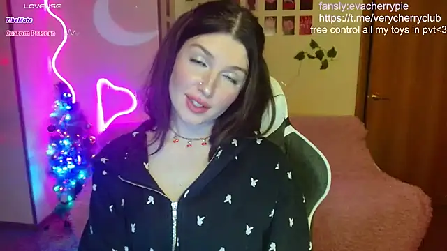 cherry crushhh online show from 24, 1, 2025