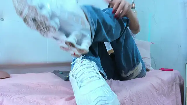 Little Jenni online show from 15, 2, 2026