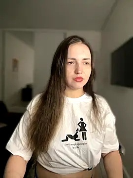 Snapshot of HoneySweetBee chatting on 4, 11, 2025 HoneySweetBee online show from 4, 11, 2025