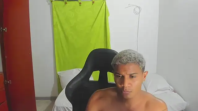 Snapshot of corzoethan chatting on 5, 6, 2026 corzoethan online show from 5, 6, 2026