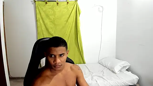Snapshot of corzoethan chatting on 19, 6, 2026 corzoethan online show from 19, 6, 2026