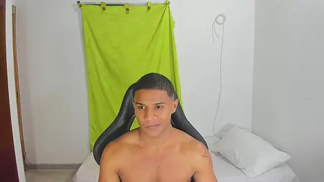 Snapshot of corzoethan chatting on 1, 5, 2026 corzoethan online show from 1, 5, 2026