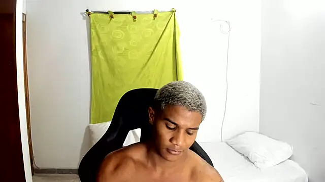 Snapshot of corzoethan chatting on 2, 6, 2026 corzoethan online show from 2, 6, 2026