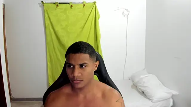 Snapshot of corzoethan chatting on 14, 7, 2026 corzoethan online show from 14, 7, 2026