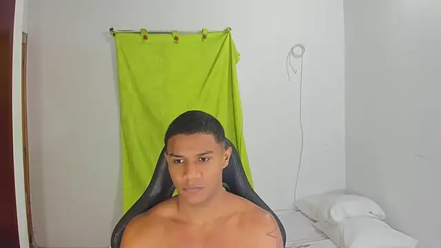 Snapshot of corzoethan chatting on 27, 4, 2026 corzoethan online show from 27, 4, 2026