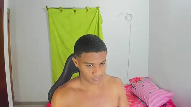 Snapshot of corzoethan chatting on 2, 5, 2026 corzoethan online show from 2, 5, 2026