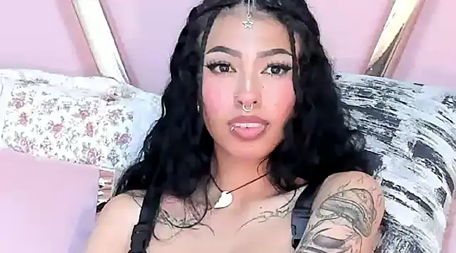 Snapshot of Eva_Benely chatting on 20, 12, 2024 Eva Benely online show from 20, 12, 2024