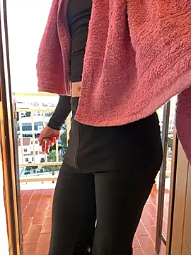 Snapshot of twinkyie chatting on 12, 1, 2025 twinkyie online show from 12, 1, 2025