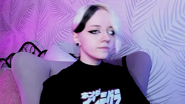 Holy Silvia online show from 7, 3, 2025