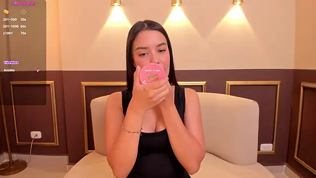 lexiethompson  online show from 21, 4, 2026