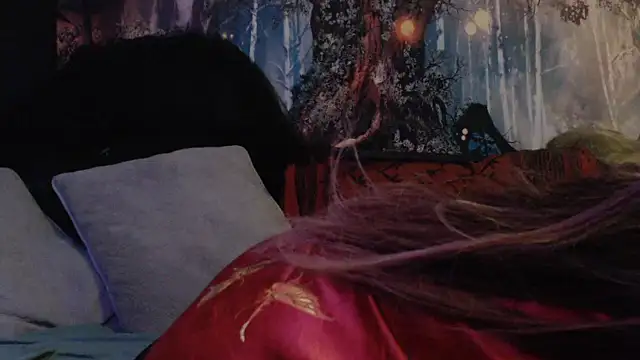 Snapshot of HighCityHoney chatting on 22, 12, 2025 HighCityHoney online show from 22, 12, 2025