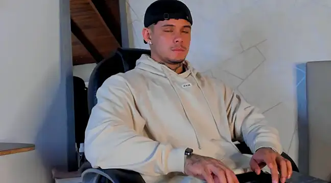 NoahhBrown online show from 23, 3, 2025