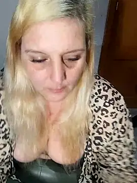 BecciDeluxe online show from 19, 2, 2026