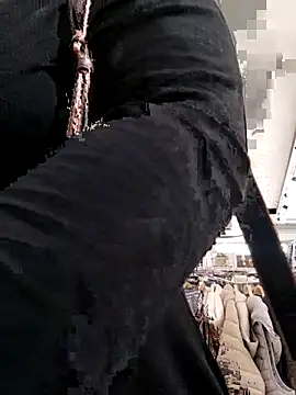 BecciDeluxe online show from 5, 2, 2026