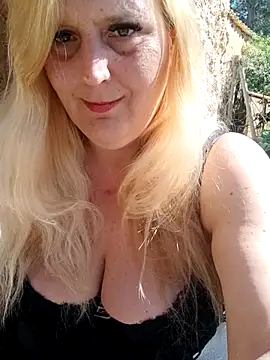 BecciDeluxe online show from 23, 2, 2026