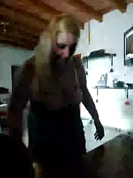 BecciDeluxe online show from 14, 12, 2025