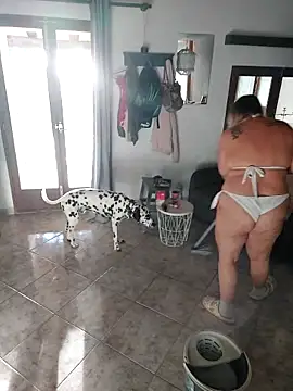 Snapshot of BecciDeluxe chatting on 12, 11, 2025 BecciDeluxe online show from 12, 11, 2025