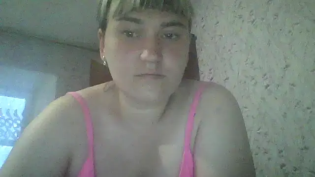 Snapshot of HollyLaBerry chatting on 24, 5, 2026 HollyLaBerry online show from 24, 5, 2026