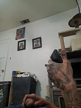 LongDickZee562 online show from 26, 11, 2025