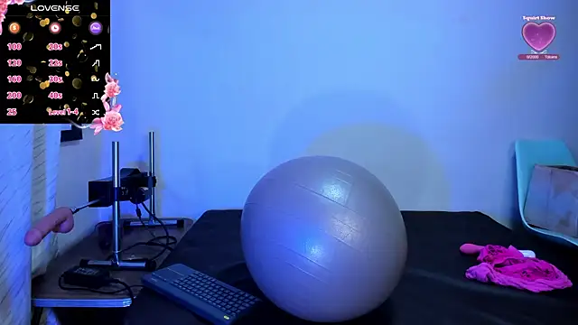 Snapshot of cleopatraa chatting on 22, 11, 2025 cleopatraa online show from 22, 11, 2025