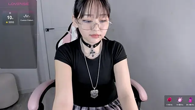 hee young11 online show from 13, 9, 2025