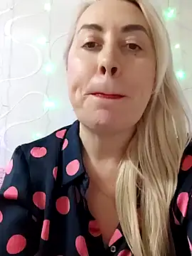 Snapshot of HotJanet chatting on 8, 1, 2025 HotJanet online show from 8, 1, 2025
