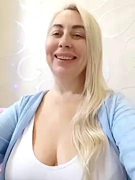 Snapshot of HotJanet chatting on 3, 1, 2025 HotJanet online show from 3, 1, 2025