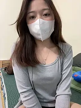 Snapshot of Seena-Mochi chatting on 7, 12, 2024 Seena-Mochi online show from 7, 12, 2024
