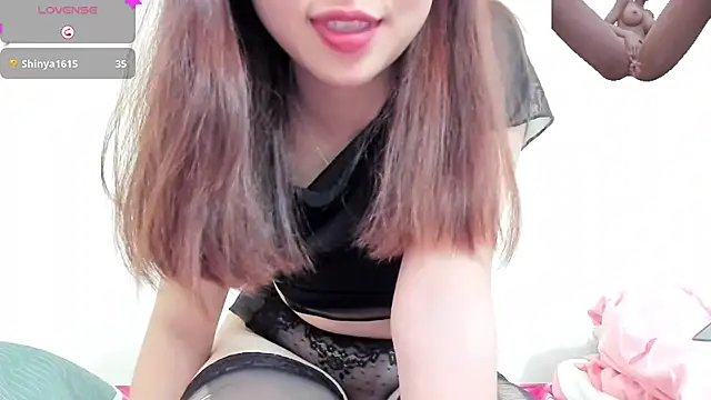 Snapshot of Seena-Mochi chatting on 3, 1, 2025 Seena-Mochi online show from 3, 1, 2025