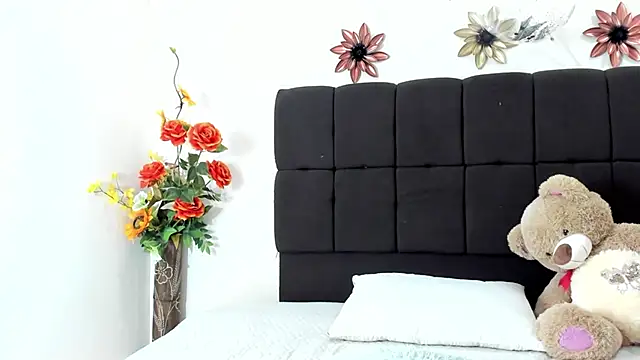 VIOLETMIILLER online show from 17, 9, 2025