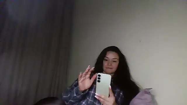 Snapshot of Linusya chatting on 25, 11, 2025 Linusya online show from 25, 11, 2025